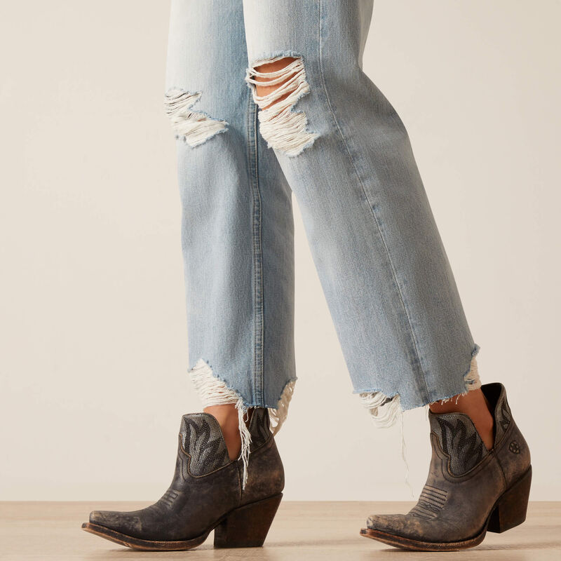 The Tomboy Ariat Highrise Straight Jean