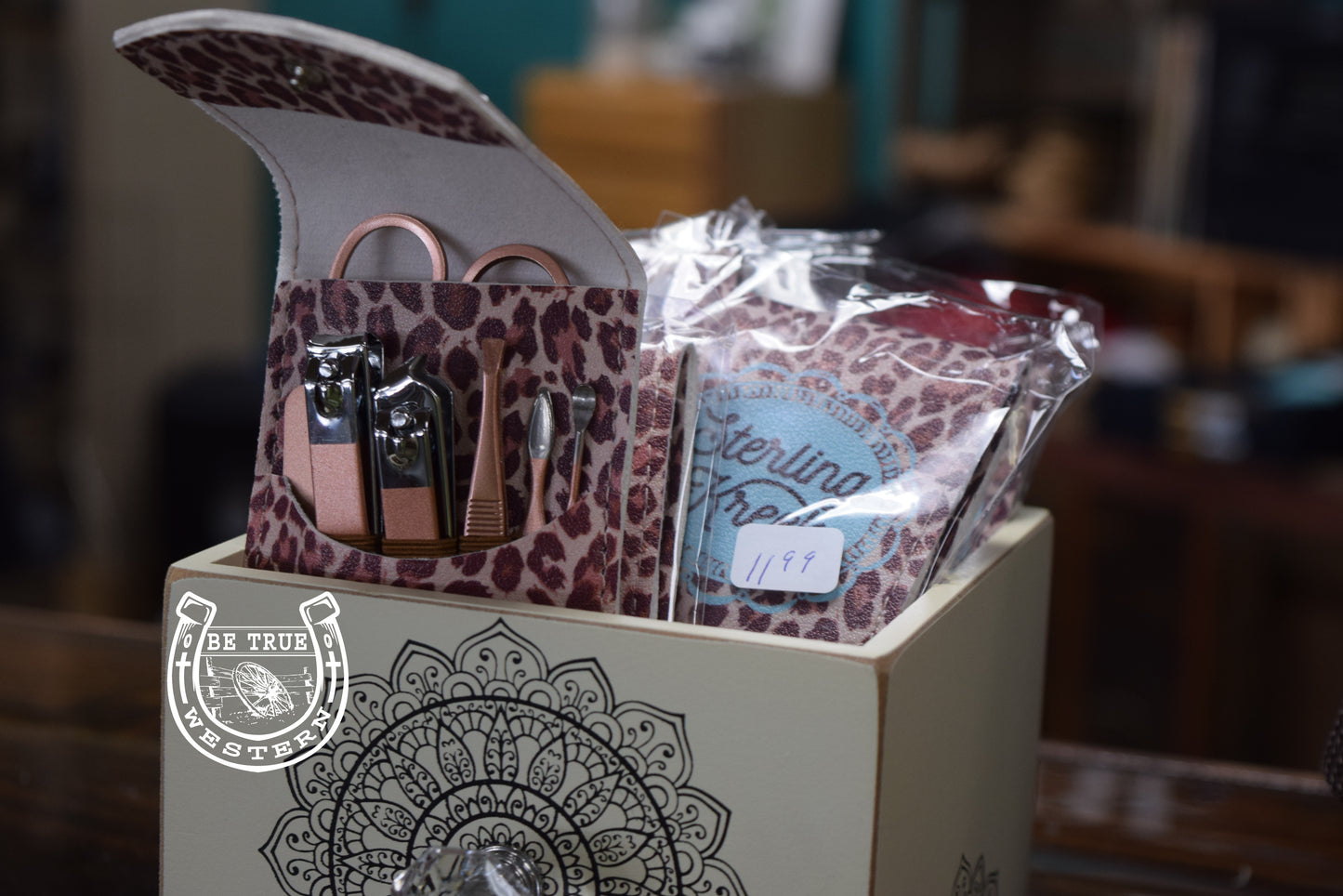 The Leopard Scratch That Manicure Set