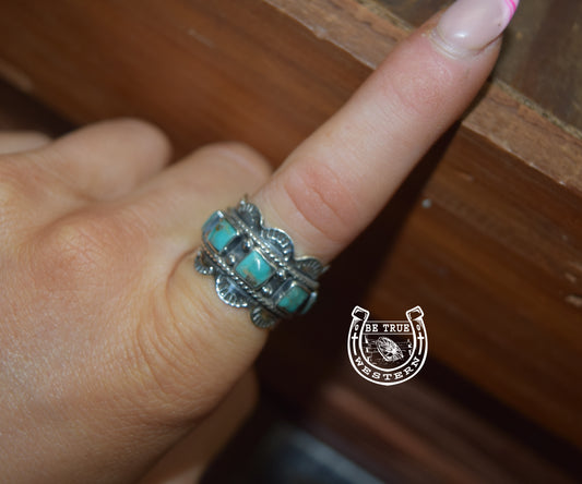 The Turquoise Scalloped Ring (Multiple Size)