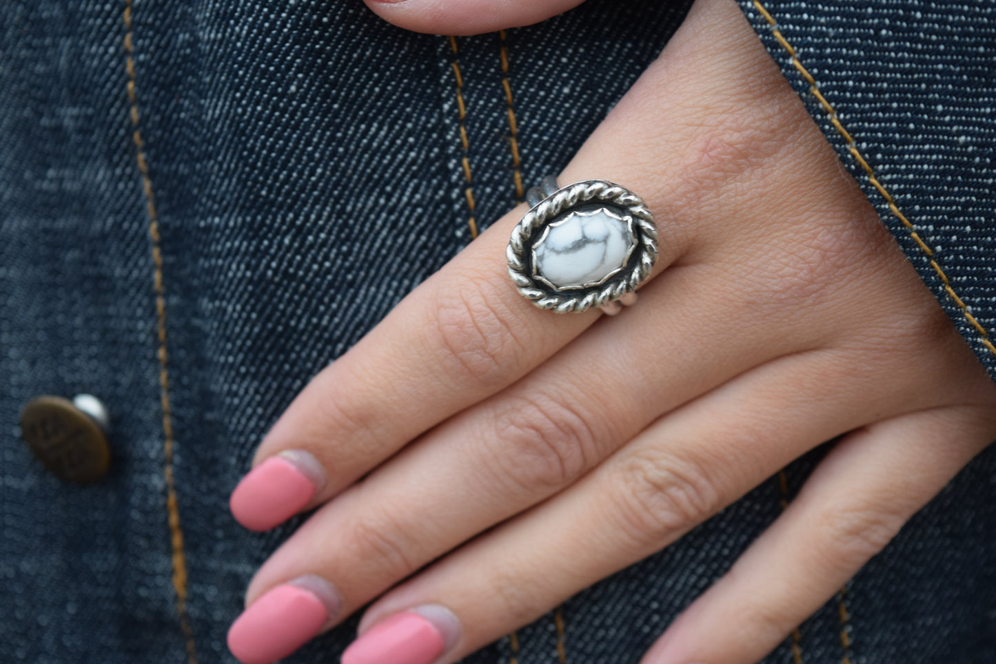 The White Oyster Ring