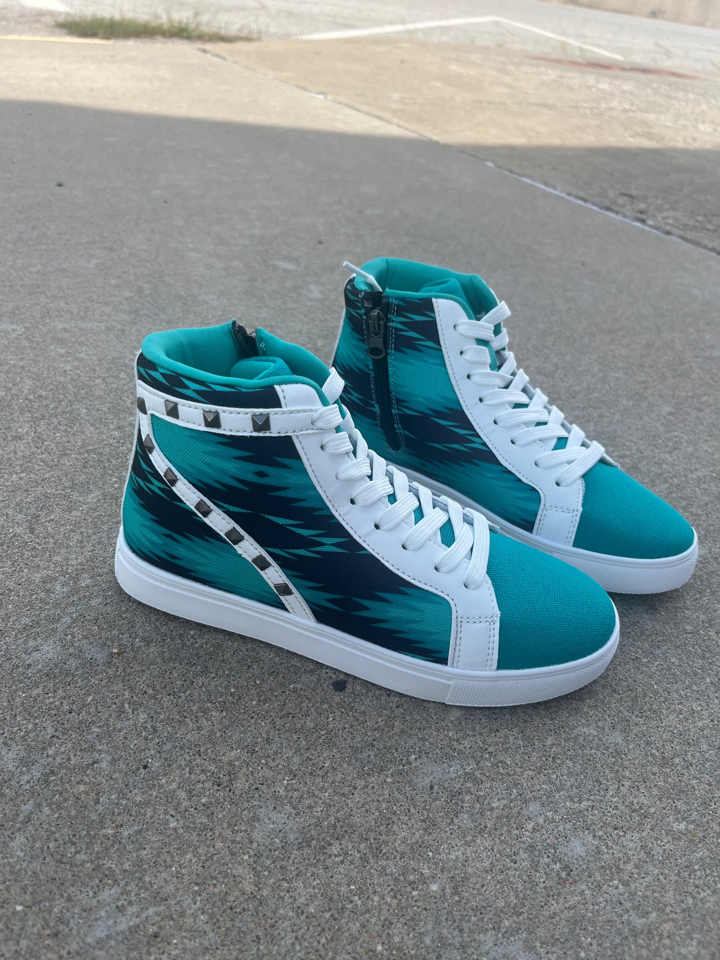 The Heartland Hightop Shoes