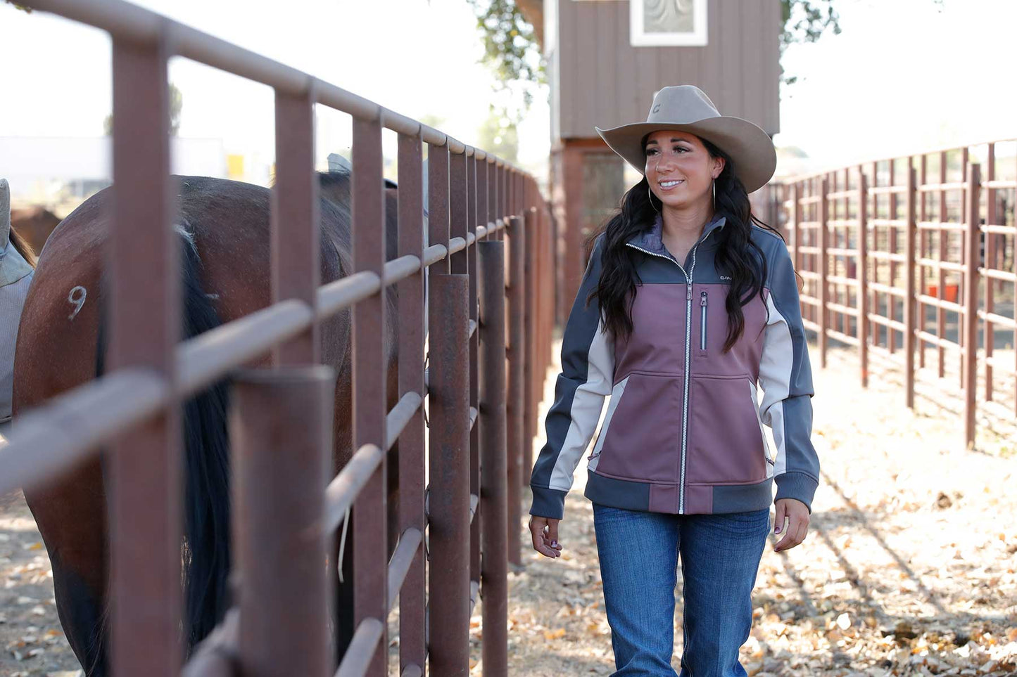 The Cinch Women's Color Block Zip Jacket