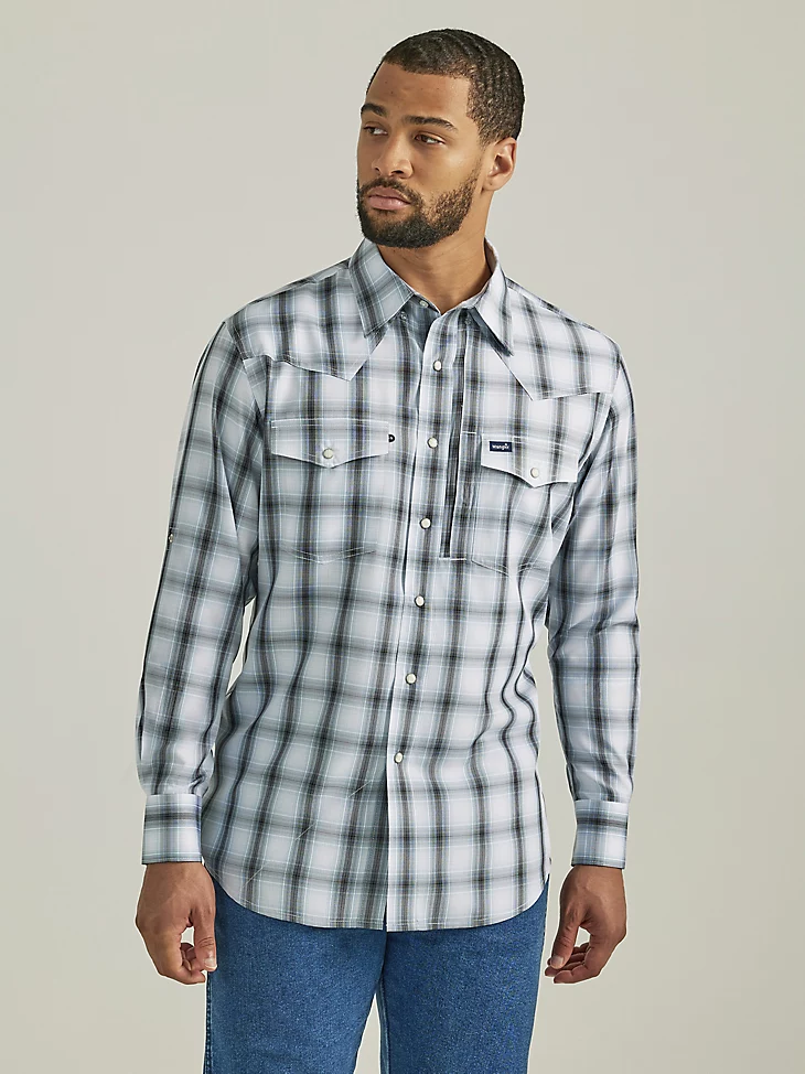 The Wrangler Men's Performance Snap Longsleeve Shirt