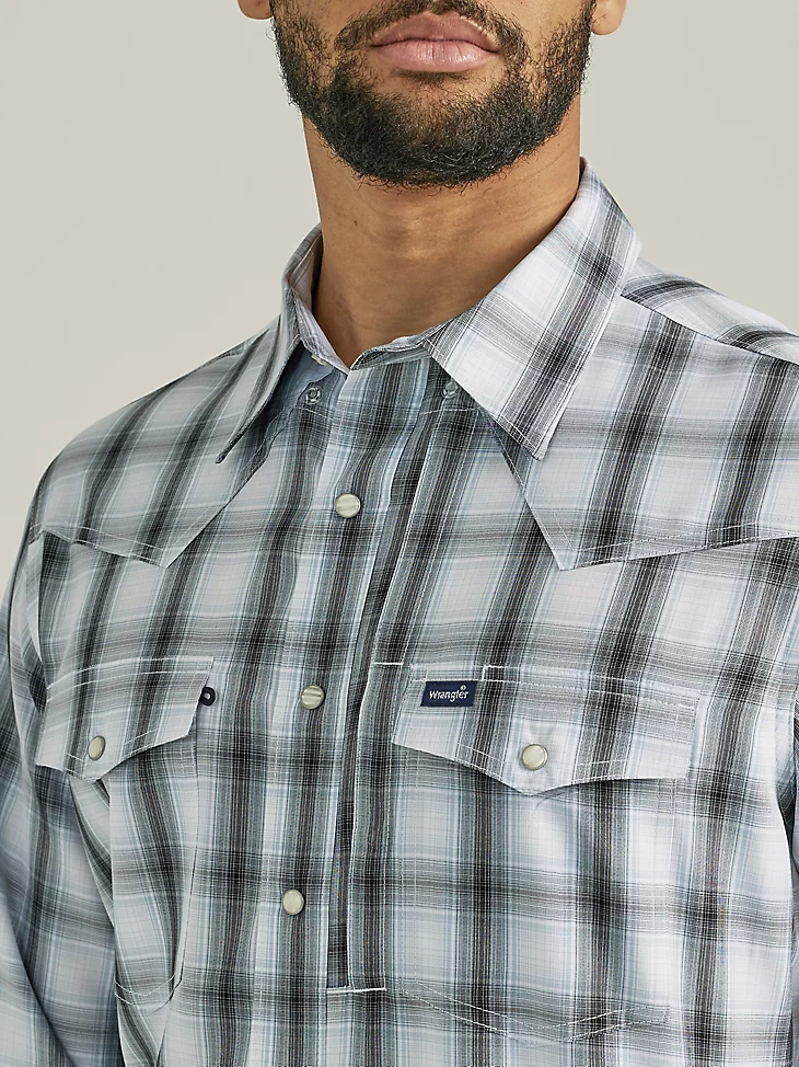 The Wrangler Men's Performance Snap Longsleeve Shirt
