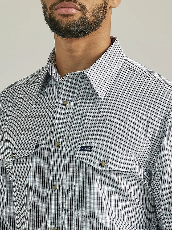 The Wrangler Men's Performance Snap Longsleeve Shirt