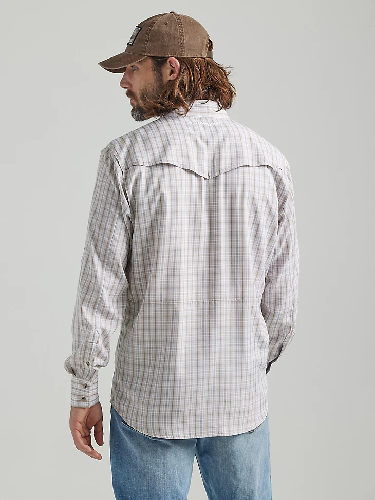 The Wrangler Men's Performance Snap Longsleeve Shirt