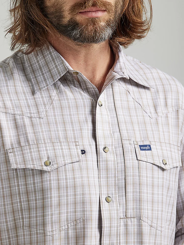 The Wrangler Men's Performance Snap Longsleeve Shirt