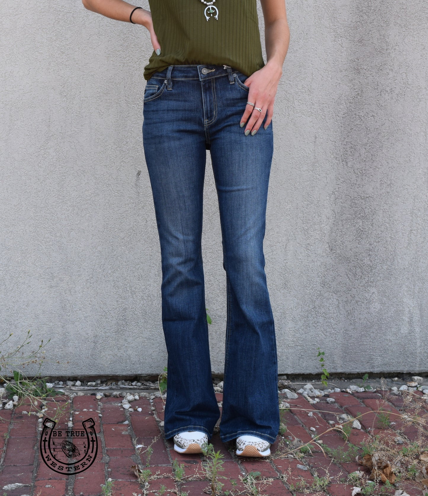 The Samuel Mid Rise Flare Kancan Jean
