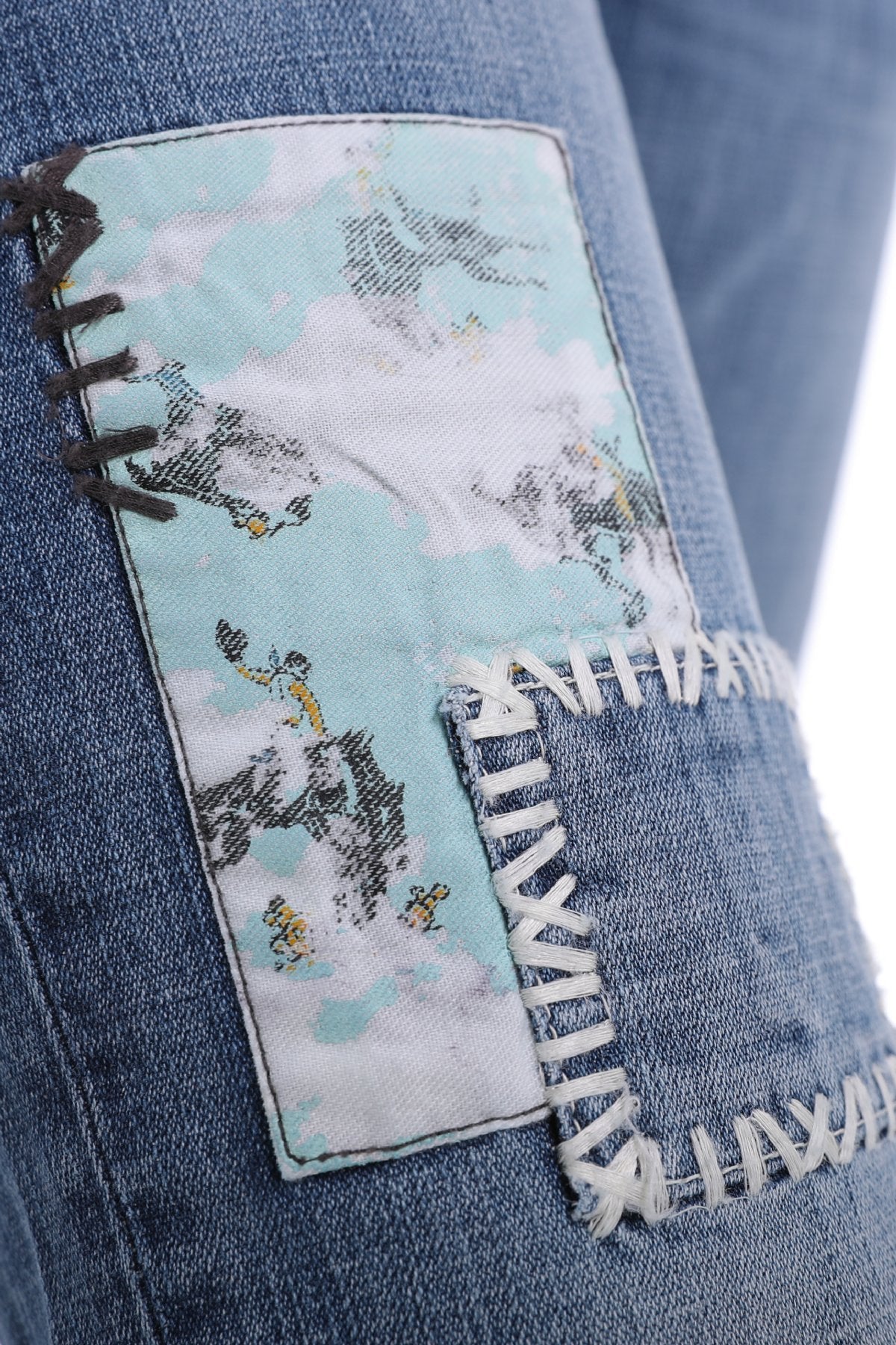 Women's Cinch Rhyon Straight Leg Medium Wash Patch Jeans