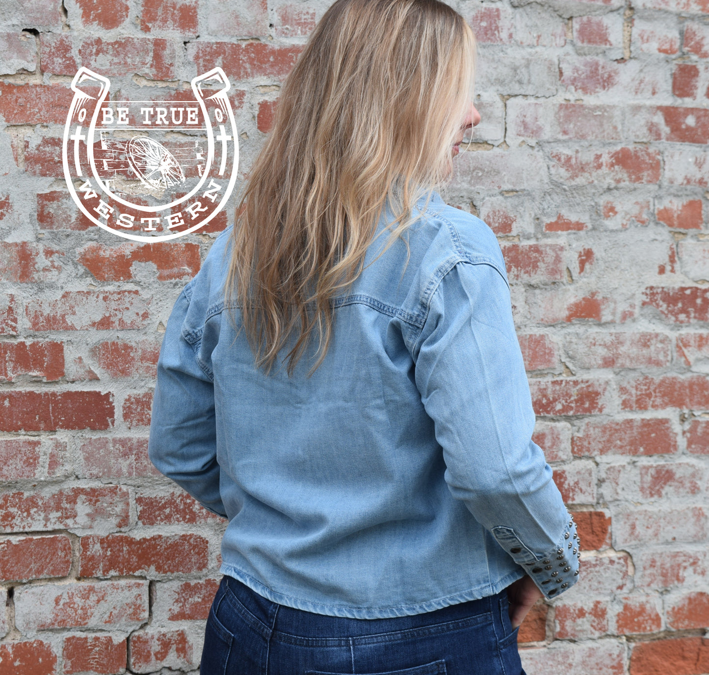 The DENIM TRAILS Womens Button UP