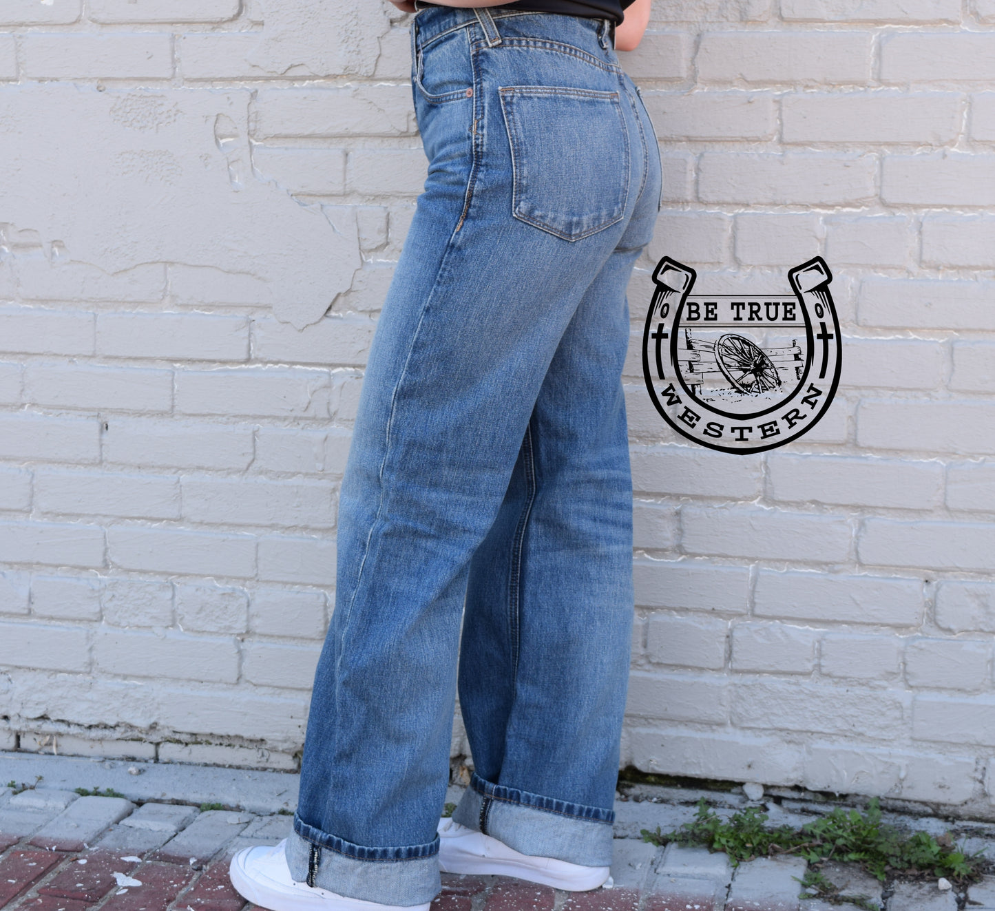 The Ariat Ultra High Rise Tomboy Moana Wide Jean