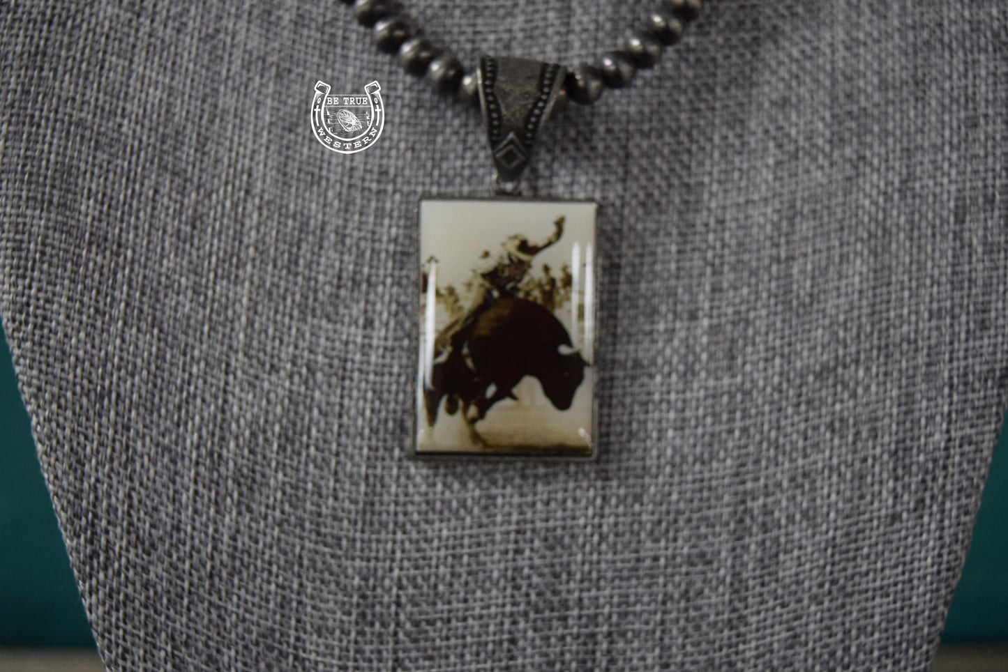 The Navajo Pearl Bull Stoned Necklace