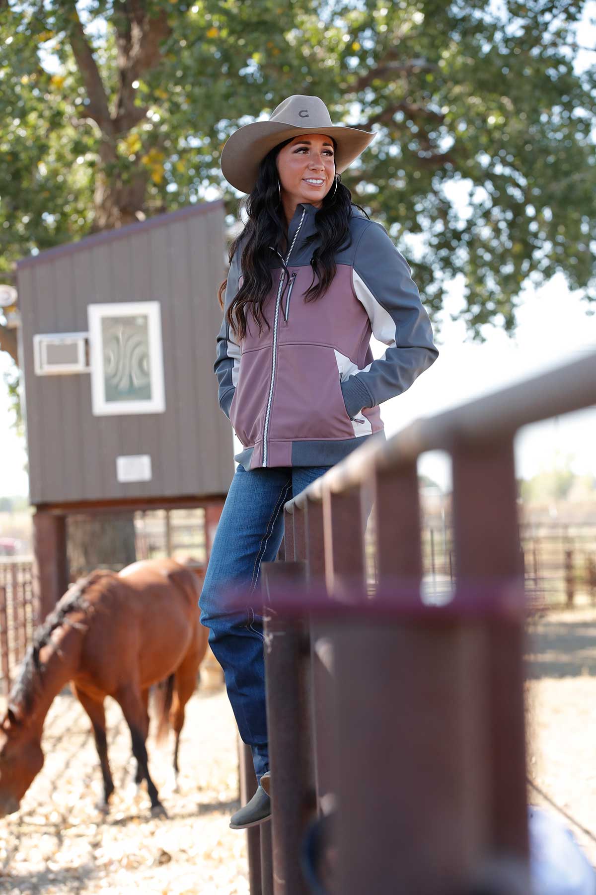 The Cinch Women's Color Block Zip Jacket