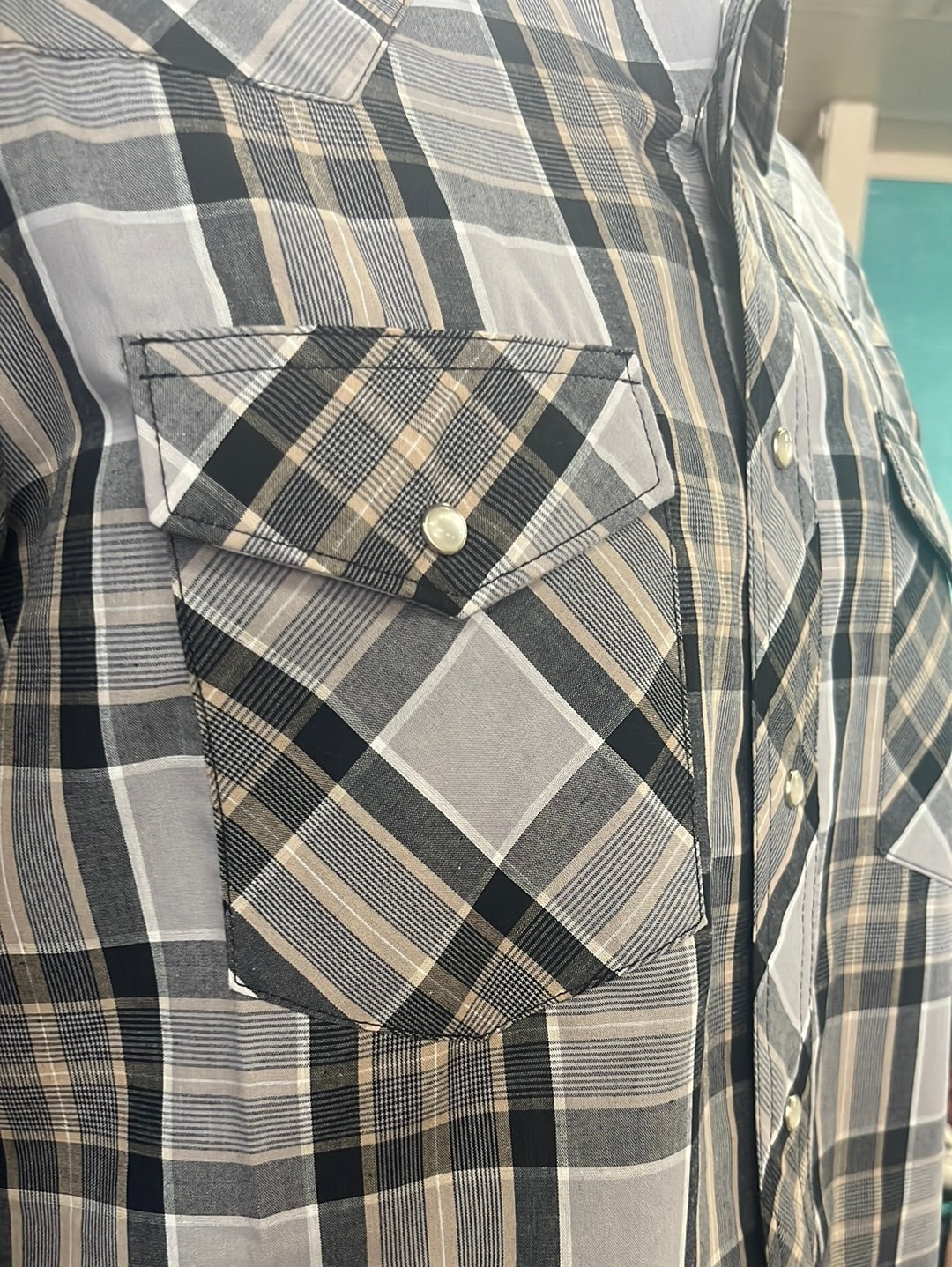 Mens Black and Grey Plaid Wrangler Button Up Shirt