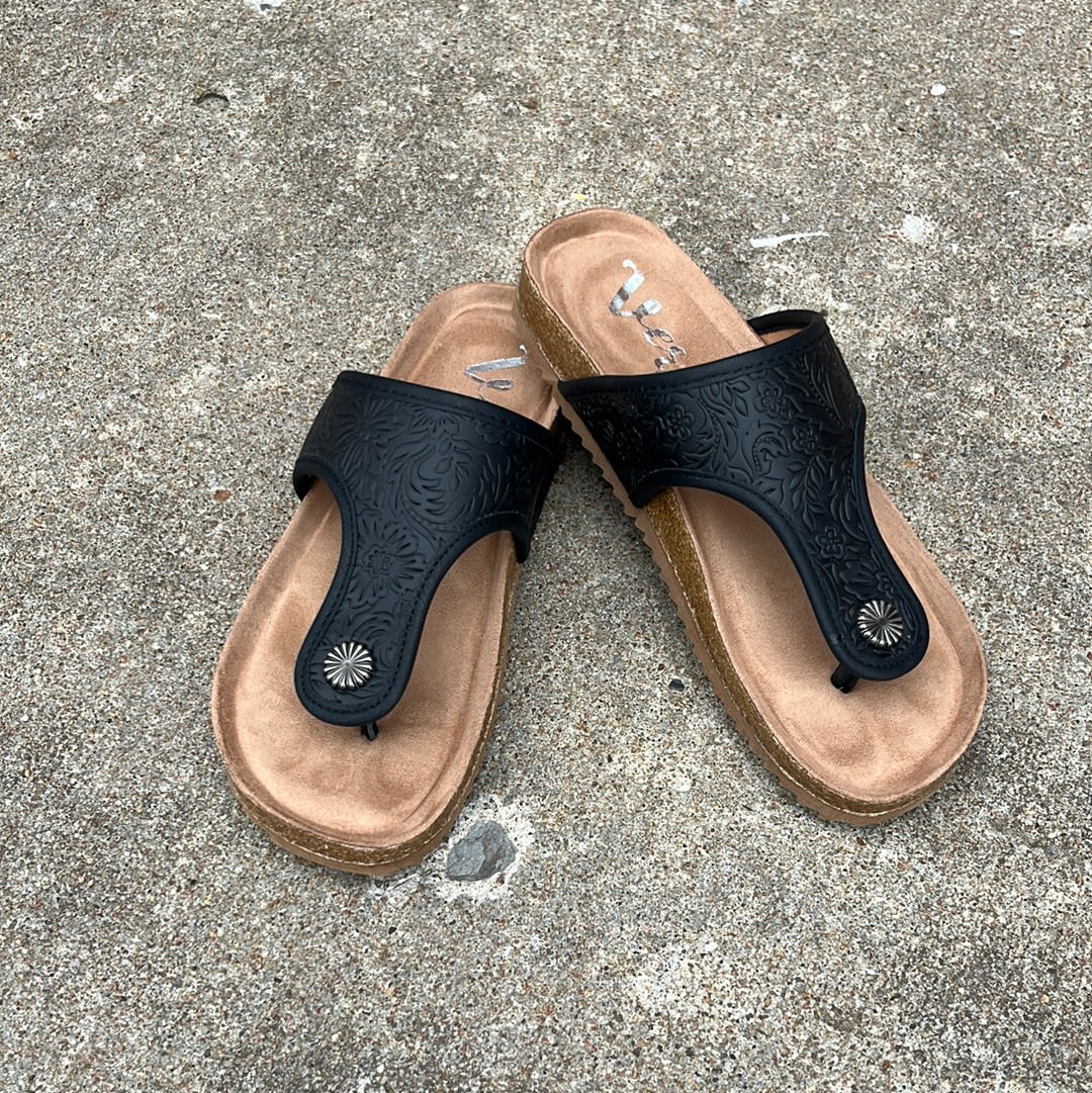 The Darla Leather Sandal (Two Colors)