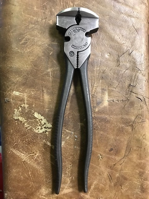 The Bullnose Saddle Plier by Moore Maker