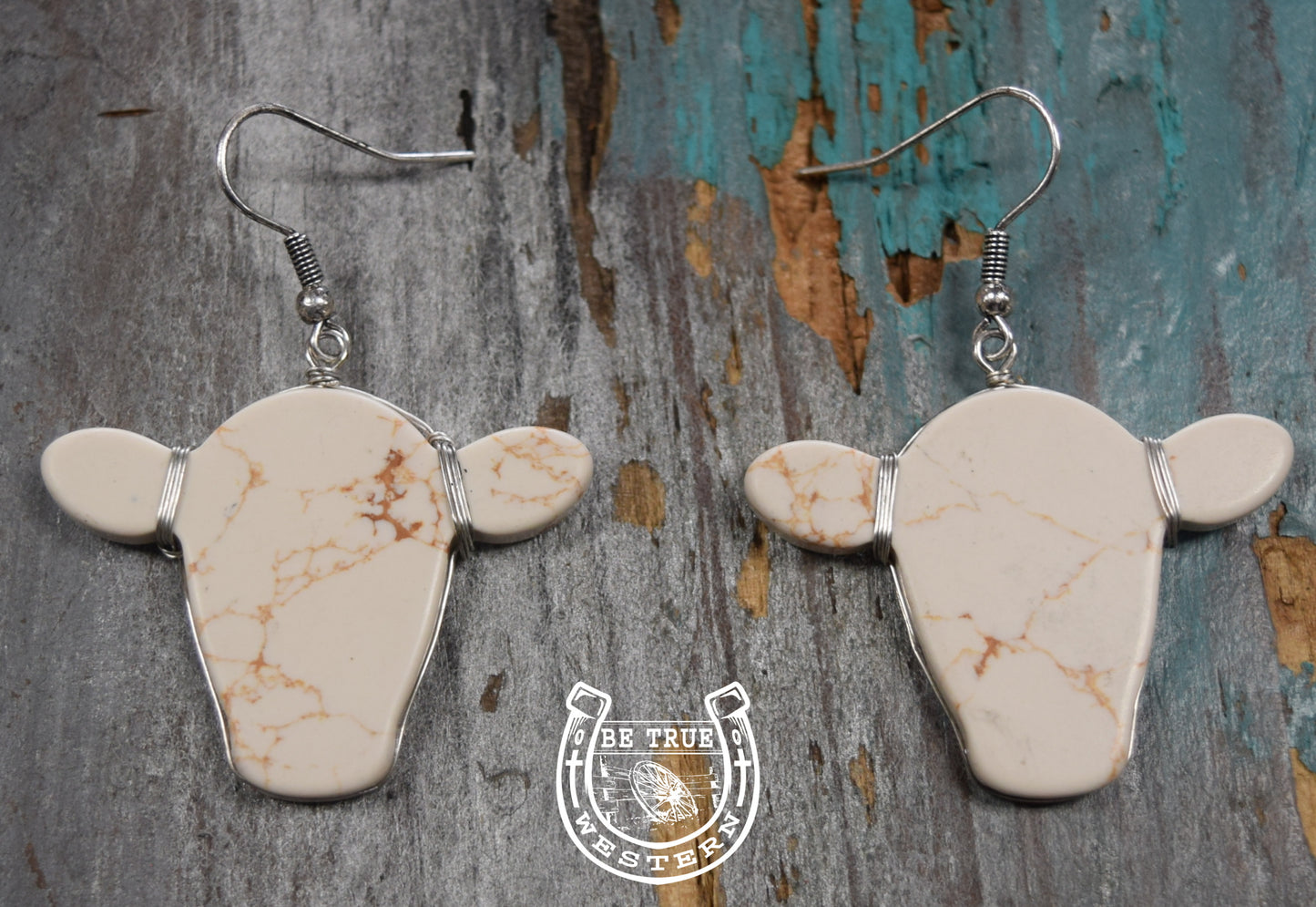 The Wired Cow Shape Earrings (two Colors)