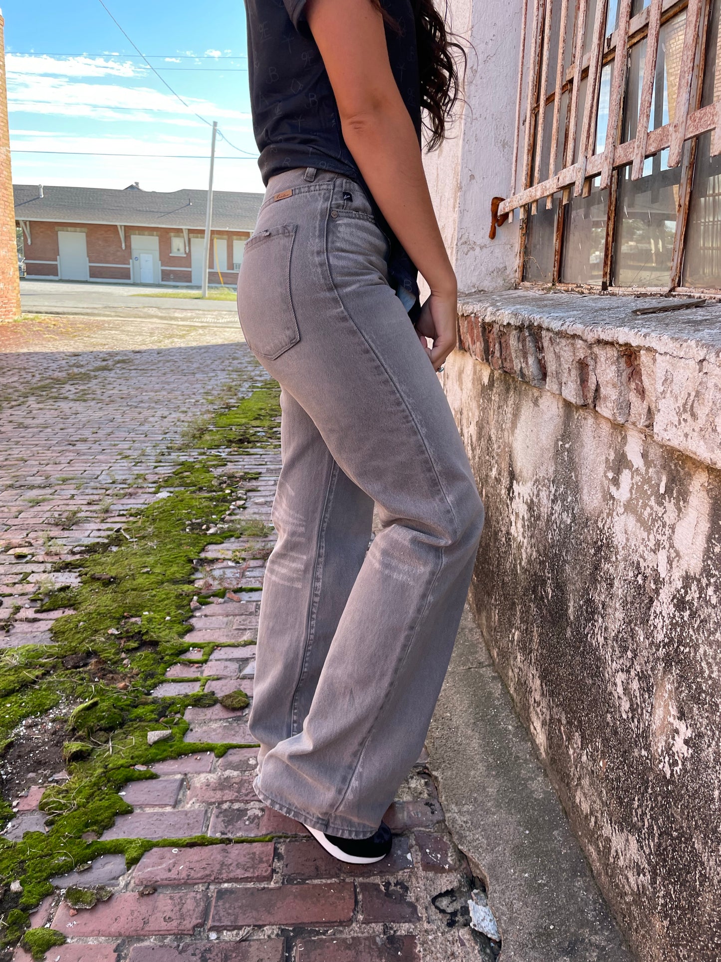 Alessia Ultra High Rise 90's KanCan Flare Jean